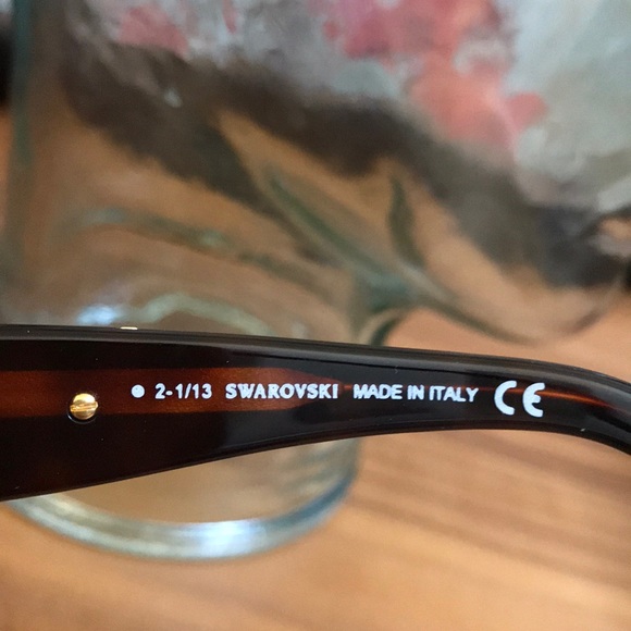 New Swarovski Brown / Gold sunglasses. Big frames - Picture 6 of 8